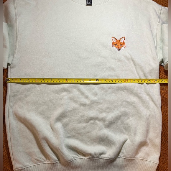 Mint Green Crew Neck W/ Fox embroidery - Picture 8 of 9